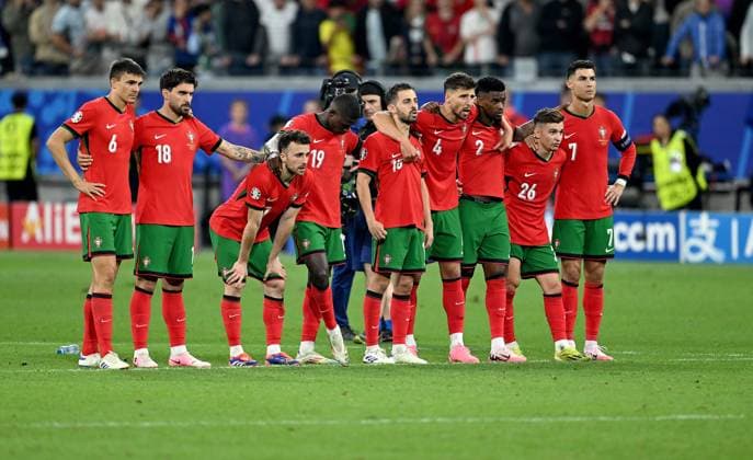 Fussball Euro 2024 Achtelfinale 01.07.2024 Portugal - Slowenien Portugal Team gespannt beim Elfmeter schiessen