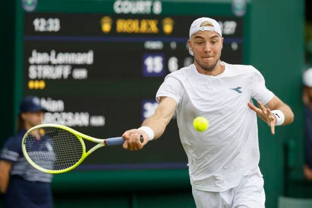 Jan-Lennard Struff GER) Tennis - Wimbledon 2024 - Grand Slam ITF ATP, Tennis Herren WTA, Tennis Damen - AELTC - London - - Great Britain - 1 July 2024. Copyright: xJuergenxHasenkopfx