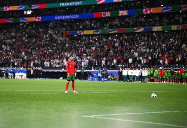 Germany Soccer Euro 2024 Portugal - Slovenia 8720868 01.07.2024 Portugal s Cristiano Ronaldo prepares to make a shot during the penalty shoot-out in the UEFA EURO, EM, Europameisterschaft,Fussball 2024 round of 16 soccer match between Portugal and Slovenia at the Frankfurt Arena in Frankfurt am Main, Germany. Alexey Filippov Sputnik Germany  Copyright: xAlexeyxFilippovx