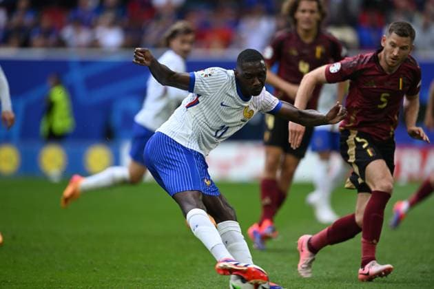 Randal Kolo Muani (France) Jan Vertonghen (Belgium) he scored the first goal for his team during the UEFA EURO, EM, Europameisterschaft,Fussball Germany 2024 match between France 1-0 Belgium at Dusseldorf Arena on July 01, 2024 in Dusseldorf , Germany. Noxthirdxpartyxsales  (258328006)