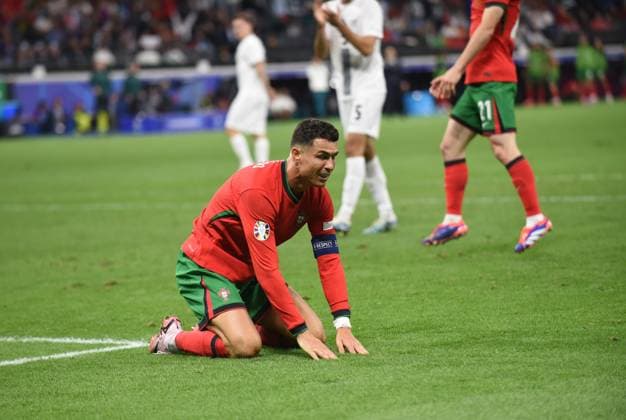 01.07.2024 Arena Frankfurt Stadium Fußball-Europameisterschaft 2024 - UEFA EURO, EM, Europameisterschaft,Fussball 2024 Achtelfinale Portugal -Slowenien EM 2024 Cristiano Ronaldo (7, Portugal) ärgert sich über die vergebene Torcchance