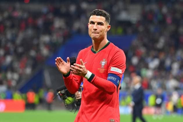 Schlussjubel Cristiano RONALDO (POR), klatscht Applaus, Aktion,Einzelbild,angeschnittenes Einzelmotiv,Halbfigur,halbe Figur. Achtelfinale Portugal (POR) - Slowenien (SVN) 3-0 i.E. am 01.07.2024, Frankfurt Arena Fussball UEFA EURO, EM, Europameisterschaft,Fussball 2024 GERMANY vom 14.06.2024 - 14.07.2024.