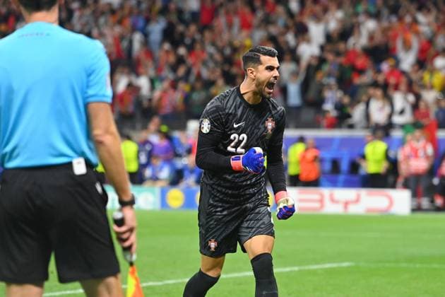 Torwart DIOGO COSTA (POR) , Jubel,Freude,Begeisterung nach gehaltenem Elfmeter, Strafstoss,Elfmeterschiessen.Aktion. Achtelfinale Portugal (POR) - Slowenien (SVN) 3-0 i.E. am 01.07.2024, Frankfurt Arena Fussball UEFA EURO, EM, Europameisterschaft,Fussball 2024 GERMANY vom 14.06.2024 - 14.07.2024.