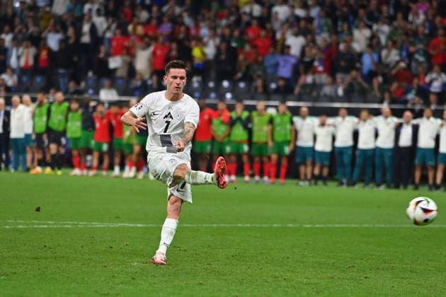 Benjamin VERBIC (SVN) verschiesst einen Elfmeter,Strafstoss, Aktion,Schuss,Elfmeterschiessen. Achtelfinale Portugal (POR) - Slowenien (SVN) 3-0 i.E. am 01.07.2024, Frankfurt Arena Fussball UEFA EURO, EM, Europameisterschaft,Fussball 2024 GERMANY vom 14.06.2024 - 14.07.2024.
