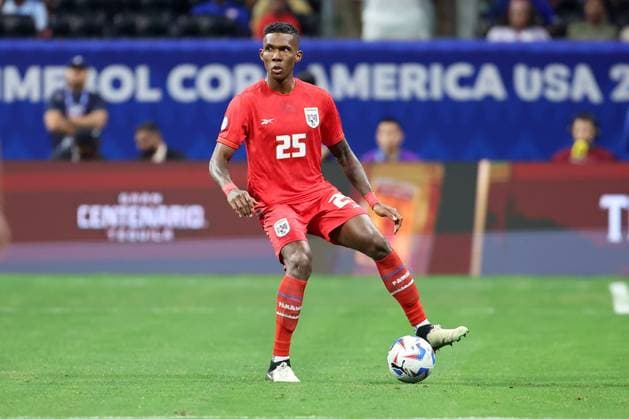 ATLANTA, GA - JUNE 27: Panama defender Roderick Miller (25) during the CONMEBOL Copa America match between Panama and the United States on June 27, 2024 at Mercedes-Benz Stadium in Atlanta, Georgia. (Photo by Michael Wade Icon Sportswire) SOCCER: JUN 27 CONMEBOL Copa America - Panama vs United States EDITORIAL USE ONLY Icon062724123