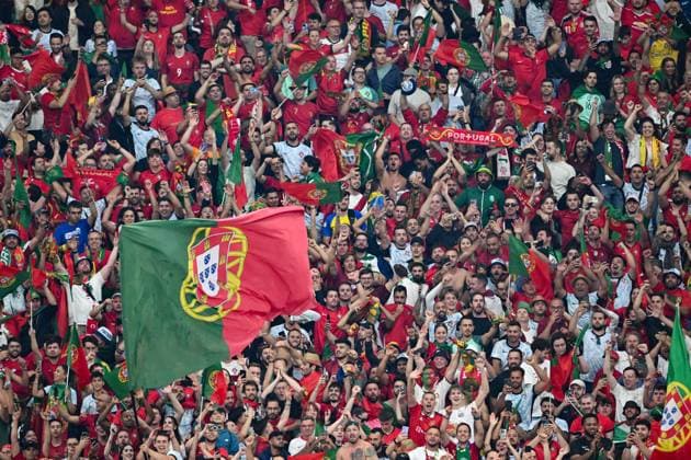 (240702) -- FRANKFURT, July 2, 2024 -- Fans of Portugal celebrate after the UEFA EURO, EM, Europameisterschaft,Fussball 2024 Round of 16 match between Portugal and Slovenia in Frankfurt, Germany on July 1, 2024. ) (SP)GERMANY-FRANKFURT-FOOTBALL-EURO 2024-PORTUGAL VS SLOVENIA RenxPengfei 