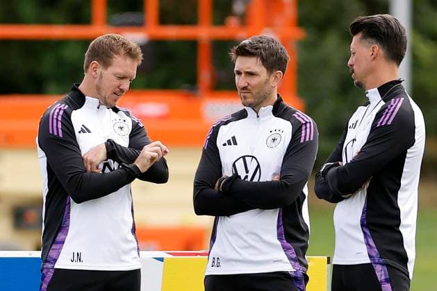 Germany s head coach Julian Nagelsmann (L) and his assistants Sandro Wagner (R) and Benjamin Glück attend a training session of the team held in Herzogenaurach, Germany, on 02 July 2024. Germany will face Spain in the Euro2024 quarter final match on the upcoming 05 July. Training session of Germany !ACHTUNG: NUR REDAKTIONELLE NUTZUNG!  Copyright: xALBERTOxESTEVEZx GRAF612 20240702-55014036719_1