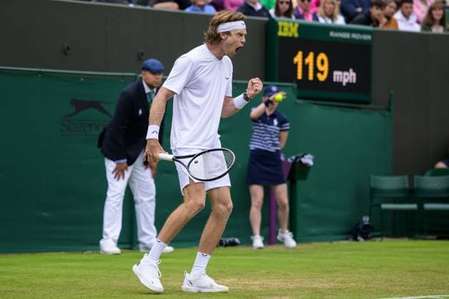 240702 Andrey Rublev of Russia celebrates as he competes in a first round singles match during day 2 of Wimbledon on July 2, 2024 in London. Photo: Jesper Zerman BILDBYRAN kod JZ JZ0548 tennis wimbledon aeltc day 2 bbeng jubel Copyright: JESPERxZERMAN BB240702JZ012