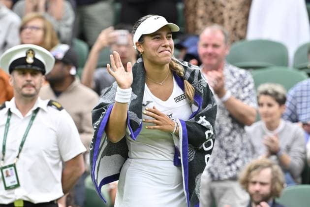 Tennis : Wimbledon 2024 - England - Jéssica Bouzas Maneiro - Espagne Tennis : Wimbledon 2024 - England - 02 07 2024 ChrysleneCaillaud Panoramic 