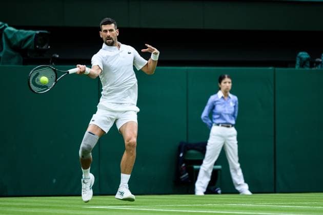 240702 Novak Djokovic of Serbia competes in a first round single s match during day 2 of Wimbledon on July 2, 2024 in London. Photo: Jesper Zerman BILDBYRAN kod JZ JZ0548 tennis wimbledon AELTC day 2 bbeng Copyright: JESPERxZERMAN BB240702JZ025