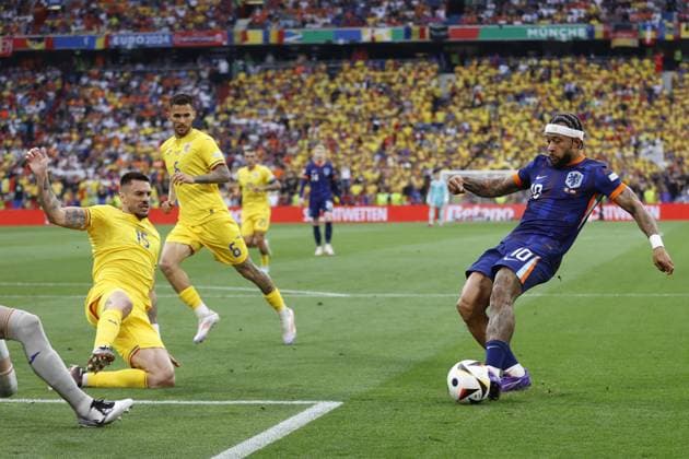 MUNCHEN, 02-07-2024, Stadium Allianz Arena, European Football Championship Euro2024, Round of 16 match no.40 between Romania and Netherlands. Netherlands player Memphis Depay Romania - Netherlands (Euro2024)  x25661048x Copyright:
