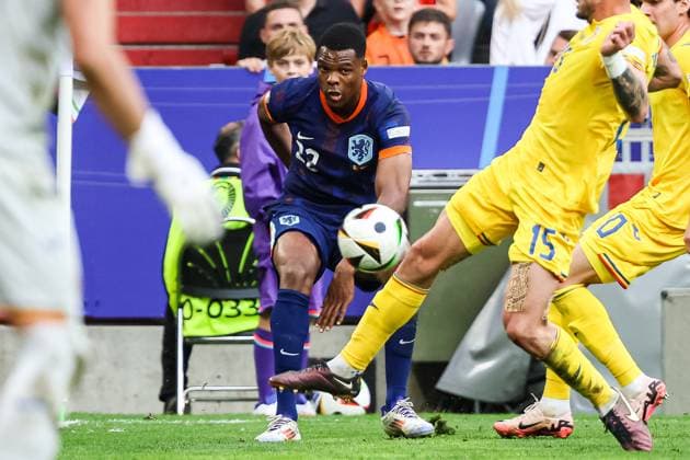 Denzel Dumfries (Niederlande, 22) GER, Rumaenien (ROM) vs. Niederlande (NED), Fussball Europameisterschaft, UEFA EURO, EM, Europameisterschaft,Fussball 2024, Achtelfinale, 02.07.2024 GER, Rumaenien (ROM) vs. Niederlande (NED), Fussball Europameisterschaft, UEFA EURO 2024, Achtelfinale, 02.07.2024 Muenchen Copyright: xEibner-Pressefoto RogerxBuerkex EP