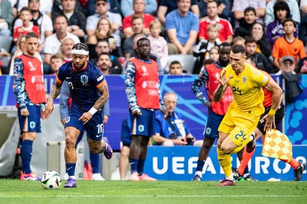 UEFA EURO, EM, Europameisterschaft,Fussball 2024: Rumänien - Niederlande; 02.07.2024 Memphis Depay (Niederlande, 10), Bogdan Racotvitan (Rumänien, 24) UEFA EURO 2024: Rumänien - Niederlande; Munich Football Arena, München; 02.07.2024 Copyright: xBEAUTIFULxSPORTS Buriakovx