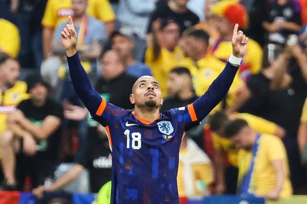 Tor fuer die Niederlande 2:0 duch Donyell Malen (Niederlande, 18), Jubel im Team GER, Rumaenien (ROM) vs. Niederlande (NED), Fussball Europameisterschaft, UEFA EURO, EM, Europameisterschaft,Fussball 2024, Achtelfinale, 02.07.2024 GER, Rumaenien (ROM) vs. Niederlande (NED), Fussball Europameisterschaft, UEFA EURO 2024, Achtelfinale, 02.07.2024 Muenchen Copyright: xEibner-Pressefoto RogerxBuerkex EP