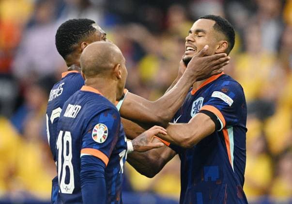 Germany Soccer Euro 2024 Romania - Netherlands 8721329 02.07.2024 Netherlands players celebrate a goal during the UEFA EURO, EM, Europameisterschaft,Fussball 2024 round of 16 soccer match between Romania and Netherlands at the Munich Football Arena in Munich, Germany. Alexey Filippov Sputnik Munich Germany  Copyright: xAlexeyxFilippovx