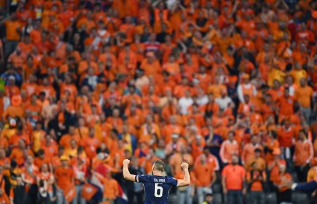Germany Soccer Euro 2024 Romania - Netherlands 8721346 02.07.2024 Netherlands Stefan De Vrij reacts during the UEFA EURO, EM, Europameisterschaft,Fussball 2024 round of 16 soccer match between Romania and Netherlands at the Munich Football Arena in Munich, Germany. Alexey Filippov Sputnik Munich Germany  Copyright: xAlexeyxFilippovx