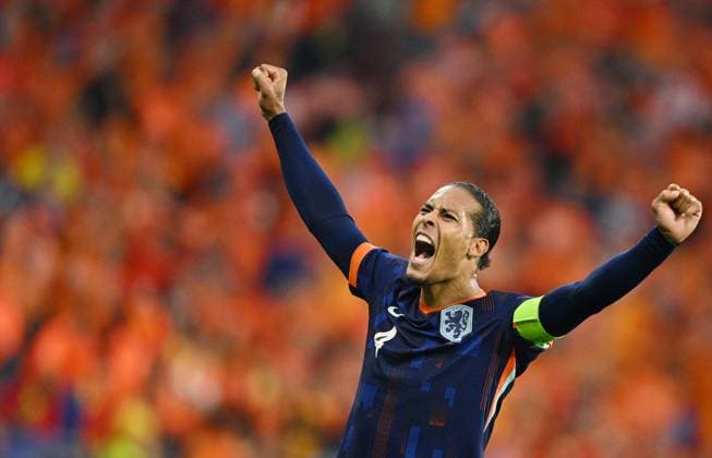 Germany Soccer Euro 2024 Romania - Netherlands 8721349 02.07.2024 Netherlands Virgil van Dijk celebrate team s victory at the UEFA EURO, EM, Europameisterschaft,Fussball 2024 round of 16 soccer match between Romania and Netherlands at the Munich Football Arena in Munich, Germany. Alexey Filippov Sputnik Munich Germany  Copyright: xAlexeyxFilippovx