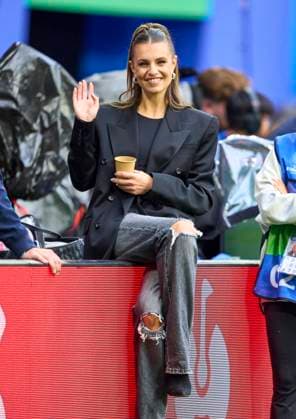 Laura WONTORRA, sports presenter, reporter, woman, moderator, TV, television, in the best of 16 match AUSTRIA - TÜRKIJE of the UEFA European Championships 2024 on Jul 02, 2024 in Leipzig, Germany.