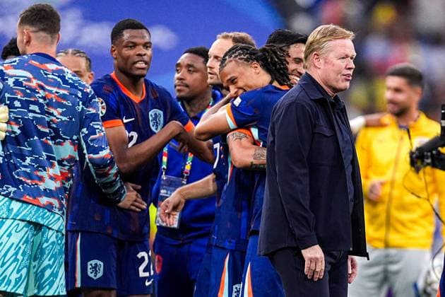 2024-07-02 Romania v Netherlands - Round of 16 - UEFA EURO, EM, Europameisterschaft,Fussball 2024 MUNICH, GERMANY - JULY 2: Denzel Dumfries of the Netherlands, Nathan Ake of the Netherlands, Tijjani Reijnders of the Netherlands celebrates his sides win, Coach Ronald Koeman of the Netherlands celebrates his sides win during the Round of 16 - UEFA EURO 2024 match between Romania and Netherlands at Munich Football Arena on July 2, 2024 in Munich, Germany. (Photo by Joris Verwijst BSR Agency) Munich Germany Content not available for redistribution in The Netherlands directly or indirectly through any third parties. Copyright: xBSRxAgencyx