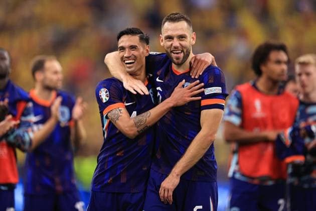 Football - UEFA EURO, EM, Europameisterschaft,Fussball 2024 - Round of 16 - Romania v Netherlands 2nd July 2024 - UEFA EURO 2024 - Round of 16 - Romania v Netherlands - Tijjani Reijnders of Netherlands and Stefan de Vrij of Netherlands celebrate victory - Photo: Simon Stacpoole Offside. Munich Germany Copyright: xSimonxStacpoolexOffside