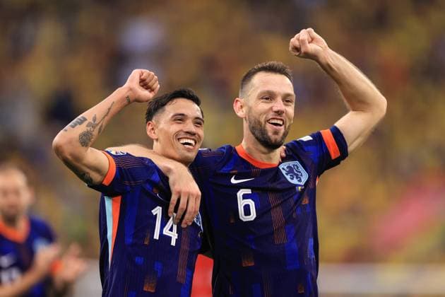 Football - UEFA EURO, EM, Europameisterschaft,Fussball 2024 - Round of 16 - Romania v Netherlands 2nd July 2024 - UEFA EURO 2024 - Round of 16 - Romania v Netherlands - Tijjani Reijnders of Netherlands and Stefan de Vrij of Netherlands celebrate victory - Photo: Simon Stacpoole Offside. Munich Germany Copyright: xSimonxStacpoolexOffside