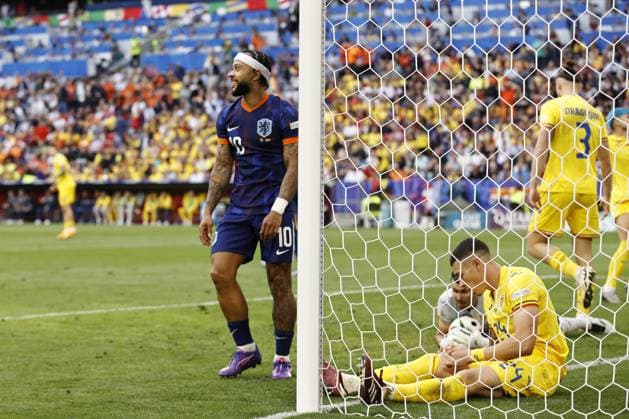 MUNICH - Memphis Depay of Holland during the UEFA EURO, EM, Europameisterschaft,Fussball 2024 round of 16 match between Romania and the Netherlands at the Munich Football Arena on July 2, 2024 in Munich, Germany. ANP MAURICE VAN STEEN netherlands out - belgium out Munchen xVIxxIVx 502627690 originalFilename: 0705037333st.jpg