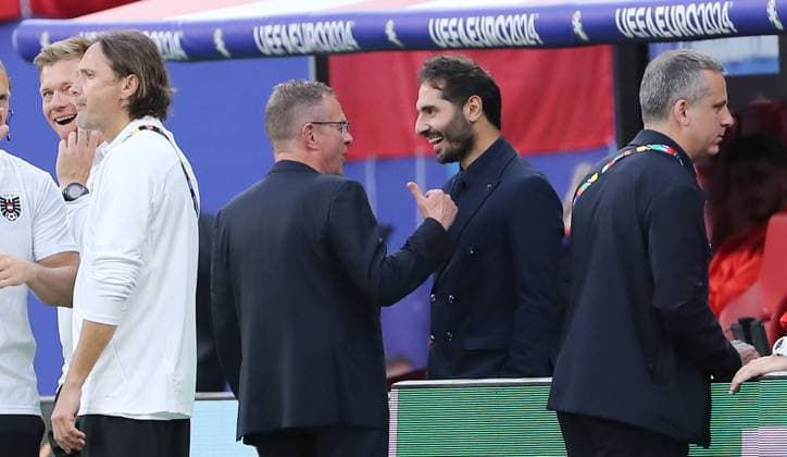 Trainer Ralf Rangnick redet mit Hamit Altintop vor dem Spiel Fußball Fussball Europameisterschaft Euro 2024 EM Herren Saison 2023 2024 02.07.2024 Österreich AUT vs. Türkei TUR in Leipzig DFL regulations prohibit any use of photographs as image sequences and or quasi-video.