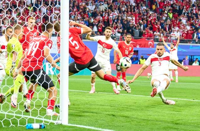 Bilder des Jahres 2024, Sport 07 Juli Sport Themen der Woche KW27 Sport Bilder des Tages Merih Demiral, Türkiye 22 scores, shoots goal , Tor, Treffer, Torschuss, 0-1 in the best of 16 match AUSTRIA - TÜRKIJE of the UEFA European Championships 2024 on Jul 02, 2024 in Leipzig, Germany.