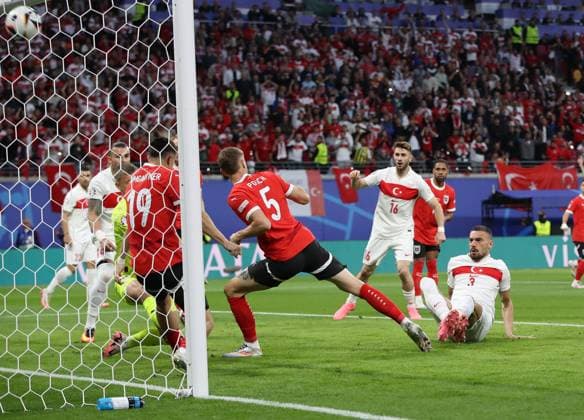 02.07.2024, xtgx, Fussball EM 2024 1 8 Finale, Österreich - Türkei emspor, v.l. Patrick Pentz (Oesterreich), Christoph Baumgartner (Oesterreich), Stefan Posch (Oesterreich), Merih Demiral (Türkei Tuerkei) Goal scored, erziehlt das Tor zum 0:1 (DFL DFB REGULATIONS PROHIBIT ANY USE OF PHOTOGRAPHS as IMAGE SEQUENCES and or QUASI-VIDEO) Leipzig