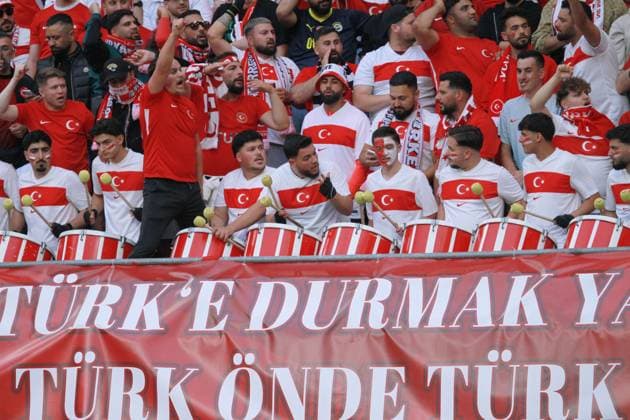 Leipzig, Sachsen, Deutschland, 02.07.2024: Red-Bull-Arena: Fußball-EM 2024, Achtelfinale, Österreich - Türkei: Türkische Fans Copyright: xdtsxNachrichtenagenturx dts_42931