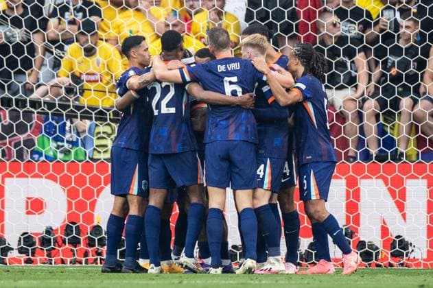 Sport Bilder des Tages UEFA EURO, EM, Europameisterschaft,Fussball 2024: Rumänien - Niederlande; 02.07.2024 Niederlande im Jubel nach dem Tor, Abseits UEFA EURO 2024: Rumänien - Niederlande; Munich Football Arena, München; 02.07.2024 Copyright: xBEAUTIFULxSPORTS Buriakovx
