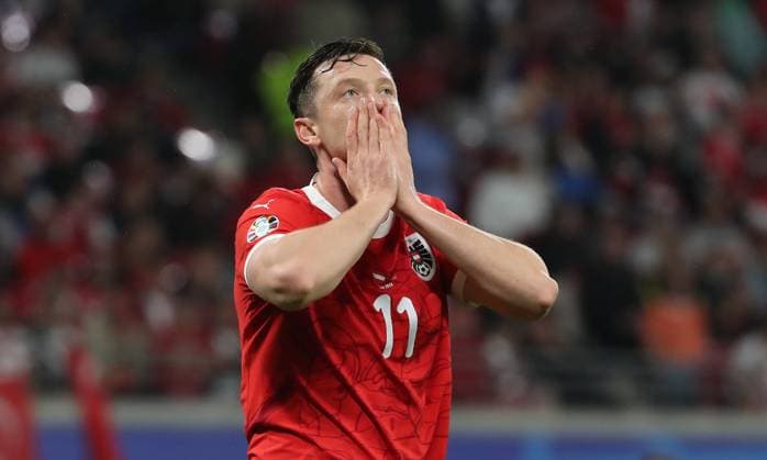 Michael Gregoritsch enttäuscht nach vergebener Torchance Enttäuschung Fußball Fussball Europameisterschaft Euro 2024 EM Herren Saison 2023 2024 02.07.2024 Österreich AUT vs. Türkei TUR in Leipzig DFL regulations prohibit any use of photographs as image sequences and or quasi-video.