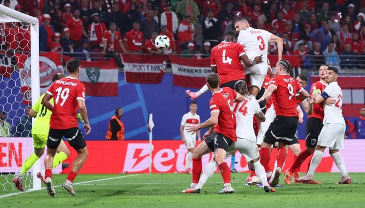 Oesterreich - Tuerkei UEFA EURO, EM, Europameisterschaft,Fussball 2024 Leipzig, 02.07.2024, Leipzig Stadium, Fußball, UEFA EURO 2024 Germany , Achtelfinale , Österreich AUT vs. Türkei TUR , Tor für Türkei zum 0:2. Im Bild: Torschütze Merih Demiral (3, TUR) mit seinem zweiten Treffer , Nur für journalistische Zwecke. Only for editorial use! , UEFA Êregulations prohibit any use of photographs as image sequences and or quasi-video. ,