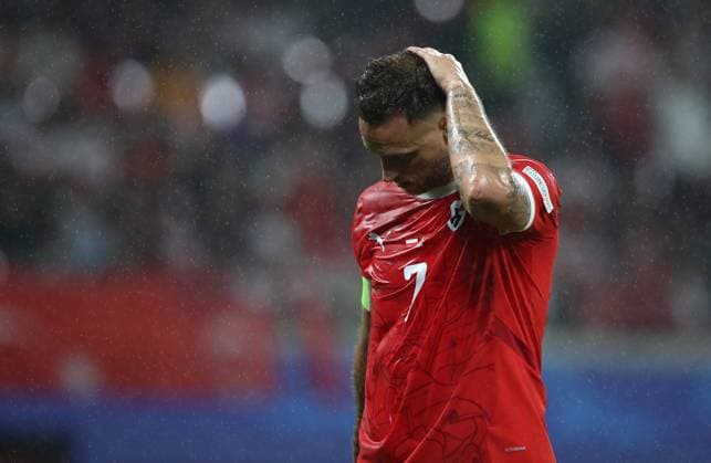02.07.2024, xtgx, Fussball EM 2024 1 8 Finale, Österreich - Türkei emspor, v.l. Marko Arnautovic (Oesterreich) enttaeuscht, enttaeuscht schauend, dissapointed (UEFA REGULATIONS PROHIBIT ANY USE OF PHOTOGRAPHS as IMAGE SEQUENCES and or QUASI-VIDEO) Leipzig
