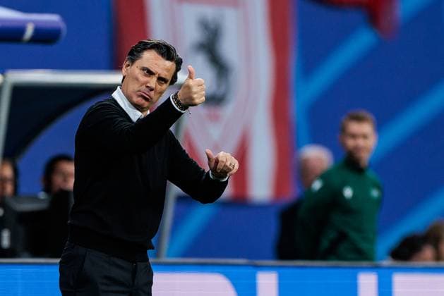 UEFA EURO, EM, Europameisterschaft,Fussball 2024: Österreich - Türkei; 02.07.2024 Vincenzo Montella (Cheftrainer, Trainer Türkei) gestikuliert UEFA EURO 2024: Österreich - Türkei; Leipzig Stadion, Leipzig am 02.07.2024 Copyright: xBEAUTIFULxSPORTS Wunderlx