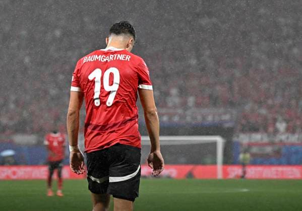 02.07.2024, Fussball UEFA EURO, EM, Europameisterschaft,Fussball 2024, Achtelfinale, Österreich - Türkei, in der RB Arena Leipzig, Christoph Baumgartner (Österreich) lässt den Kopf hängen