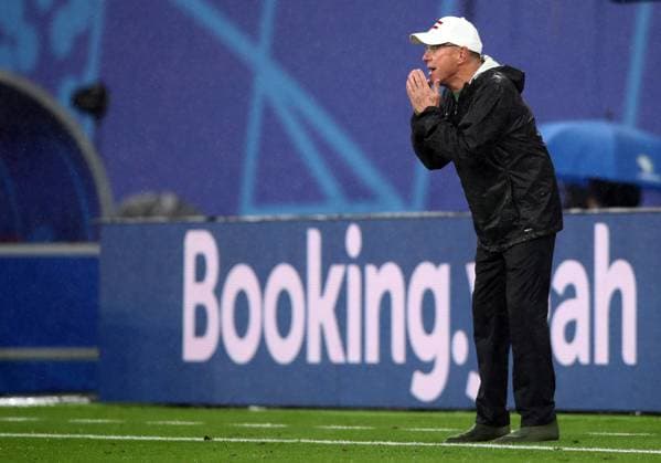 02.07.2024, xtgx, Fussball EM 2024 1 8 Finale, Österreich - Türkei emspor, v.l. Trainer Ralf Rangnick (Oesterreich) gibt Anweisungen, gestikuliert, mit den Armen gestikulieren gives instructions, gesticulate (UEFA REGULATIONS PROHIBIT ANY USE OF PHOTOGRAPHS as IMAGE SEQUENCES and or QUASI-VIDEO) Leipzig