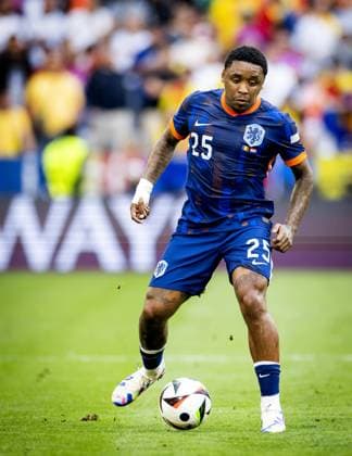 MUNICH - Steven Bergwijn during the UEFA EURO, EM, Europameisterschaft,Fussball 2024 round of 16 match between Romania and the Netherlands at the Munich Football Arena on July 2, 2024 in Munich, Germany. ANP KOEN VAN WEEL UEFA EURO 2024 2024 xVIxANPxSportx xxANPxIVx 502644609 originalFilename: 502644609.jpg