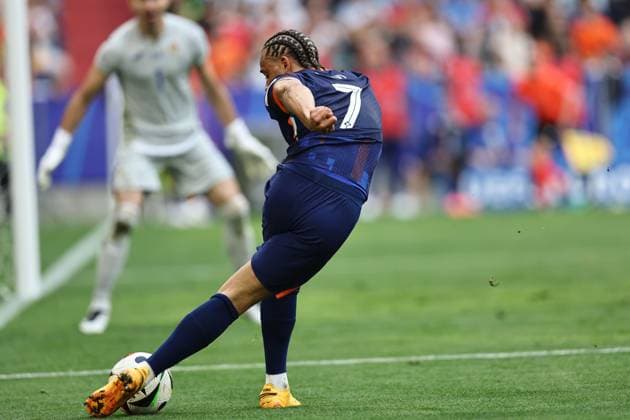 Xavi Simons (Netherlands) during the UEFA EURO, EM, Europameisterschaft,Fussball Germany 2024 match between Romania 0-3 Netherlands at Munich Football Arena on July 02, 2024 in Munich , Germany. Noxthirdxpartyxsales  (258440230)