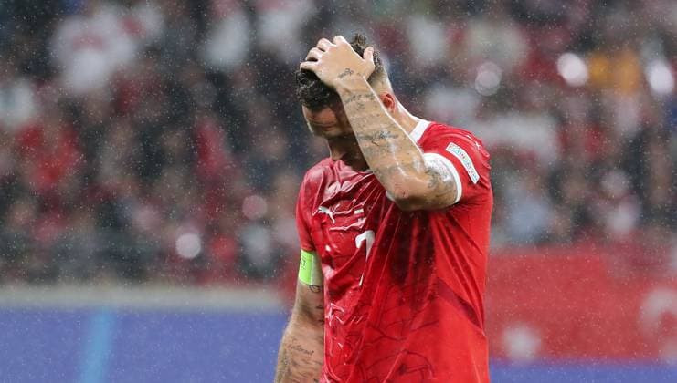 Marko Arnautovic enttäuscht Enttäuschung Fußball Fussball Europameisterschaft Euro 2024 EM Herren Saison 2023 2024 02.07.2024 Österreich AUT vs. Türkei TUR in Leipzig DFL regulations prohibit any use of photographs as image sequences and or quasi-video.