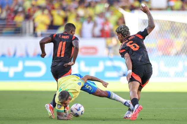 July 2, 2024, Santa Clara, Ca, UNITED STATES: Bruno Guimaraes of Brazil during a match against Colombia in Group D of the Copa America at the .LeviÃ¢â‚¬â ¢s Stadium in Santa Clara, California in the United States this Tuesday, July 2, 2024 Santa Clara UNITED STATES - ZUMAv122 20240702_aap_v122_052 Copyright: xWilliamxVolcovx