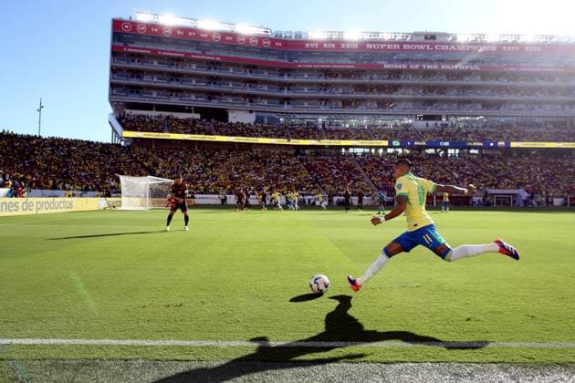 Brazil v Colombia - Copa America 02 July 2024 Santa Clara California, Copa America USA, Brazil v Colombia - Raphinha of Brazil takes a free kick at the Levi™s Stadium. (Photo by Mark Leech). Santa Clara California USA Copyright: xMarkxLeechxOffside