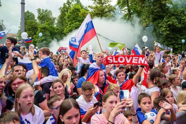 July 2, 2024, Ljubljana, Slovenia: A huge crowd of football fans greet Slovenian football players in Ljubljana at the reception of the Slovenian football team. Ljubljana Slovenia - ZUMAs197 0705308781st Copyright: xAndrejxTarfilax