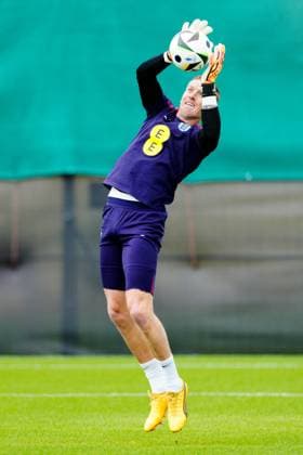 Jordan Pickford of England England Training & press conference, PK, Pressekonferenz UEFA European Championship, EM, Europameisterschaft 2024, Quarter Final, Football, Spa & Golf Resort Weimarer Land, Blankenhain, Germany, 03 Jul 2024 EDITORIAL USE ONLY No use with unauthorised audio, video, data, fixture lists, club league logos or live services. Online in-match use limited to 120 images, no video emulation. No use in betting, games or single club league player publications.  Copyright: xDavexShopland Shutterstockx 14568226d