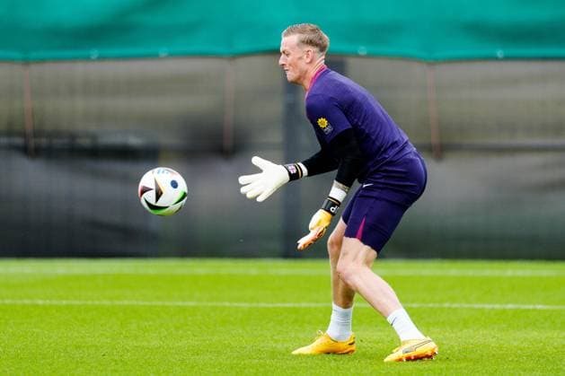 Jordan Pickford of England England Training & press conference, PK, Pressekonferenz UEFA European Championship, EM, Europameisterschaft 2024, Quarter Final, Football, Spa & Golf Resort Weimarer Land, Blankenhain, Germany, 03 Jul 2024 EDITORIAL USE ONLY No use with unauthorised audio, video, data, fixture lists, club league logos or live services. Online in-match use limited to 120 images, no video emulation. No use in betting, games or single club league player publications.  Copyright: xDavexShopland Shutterstockx 14568226f