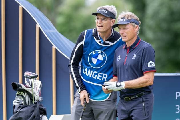 v.l. Terry Holt, Caddy von Bernhard Langer, Bernhard Langer, BMW International Open 2024, Golf, 03.07.2024 Muenchen Bayern Deutschland
