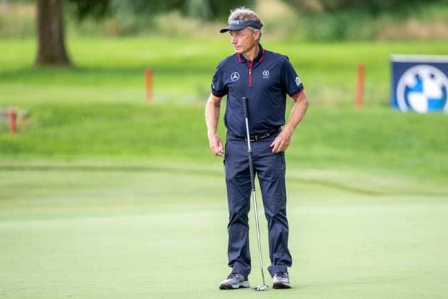 Bernhard Langer auf dem Gruen zur Vorbereitung zum Putten, BMW International Open 2024, Golf, 03.07.2024 Muenchen Bayern Deutschland