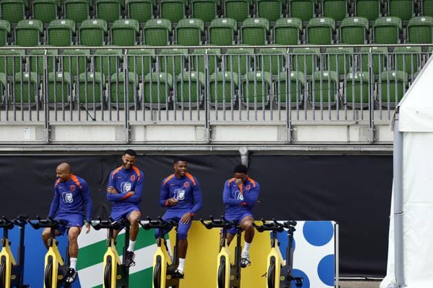 WOLFSBURG - (l-r) Donyell Malen, Cody Gakpo, Denzel Dumfries, Steven Bergwijn during a training session of the Dutch national team, Nationalteam at the AOK Stadium on July 3, 2024 in Wolfsburg, Germany. The Dutch national team is preparing for the Quarter-finals of the European Football Championship in Germany against Turkey. ANP KOEN VAN WEEL UEFA EURO, EM, Europameisterschaft,Fussball 2024 2024 xVIxANPxSportx xxANPxIVx 502681919 originalFilename: 502681919.jpg