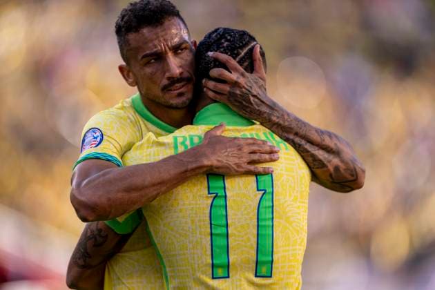 Raphinha of Brazil celebrates with Danilo of Brazil after scoring gold during the game between Brazil and Colombia in the group stage of the Copa America CONMEBOL at Estadio Levis in Santa Clara, CA, United States (Richard Callis SPP) Copyright: xRichardxCallis SPPx spp-en-RiCa-RC4_richie_BRAxCOL_020724_-3866