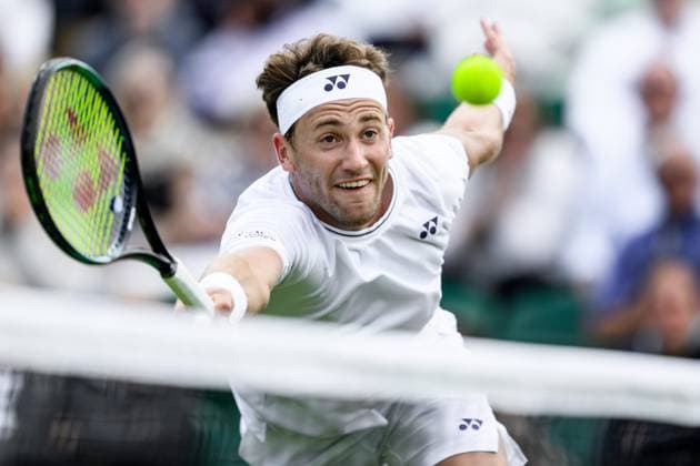 240703 Casper Ruud of Norway competes in a second round singles match during day 3 of Wimbledon on July 3, 2024 in London. Photo: Jesper Zerman BILDBYRAN kod JZ JZ0549 tennis wimbledon day 3 bbeng Copyright: JESPERxZERMAN BB240703JZ036